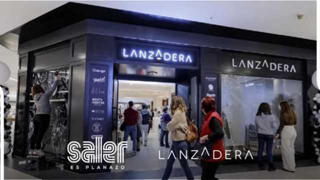Entrada de la tienda pop up de Lanzadera en el centro comercial Saler, Valencia. (Foto: Centro Comercial Saler)